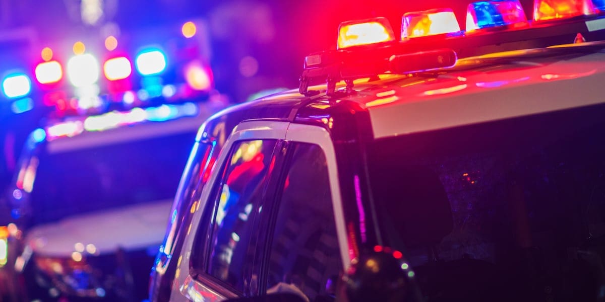 One dead in Warren County wreck