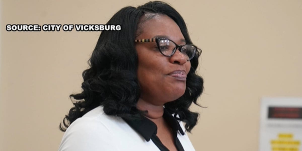 Former Vicksburg police chief honored at retirement celebration