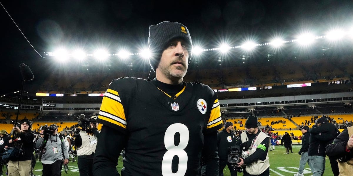 Aaron Rodgers agrees to a 1-year deal to return to the Pittsburgh Steelers, AP sources say