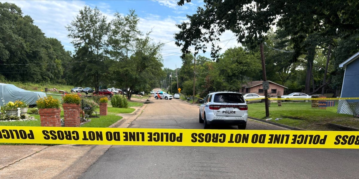 Police investigate shooting near Eminence Row and Newman Avenue