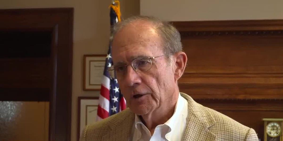 Hosemann pushes for bill to ban cell phones in Mississippi schools